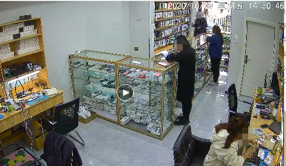 ▲赵某某手机维修店监控截图