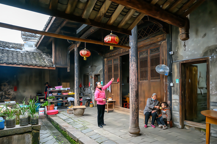 赣州龙南市是赣南客家围屋的代表,历时29年时间建成