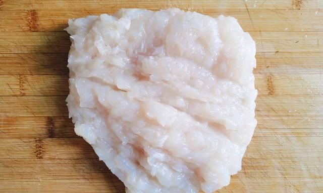 鱼滑紫菜汤,清爽鲜香味美,烹制时注意2点,鱼滑Q弹嫩滑汤汁鲜