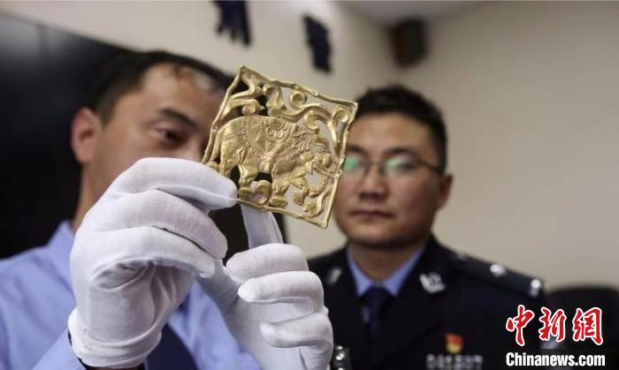 图为被盗掘出土的文物。　青海省公安厅供图