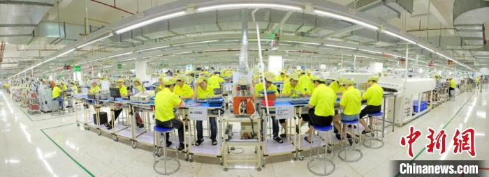 图为郴州市十佳外向型经济企业台达电子生产线。 郴州市委宣传部供图