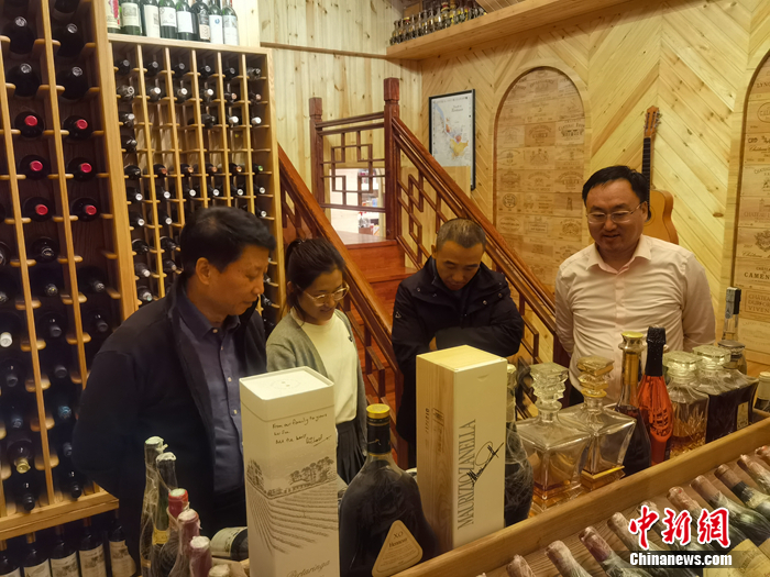 中国酒业协会在辽宁走访调研葡萄酒市场