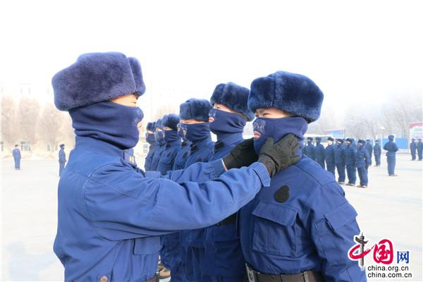 新疆森林消防总队正式开启新消防员入职培训。