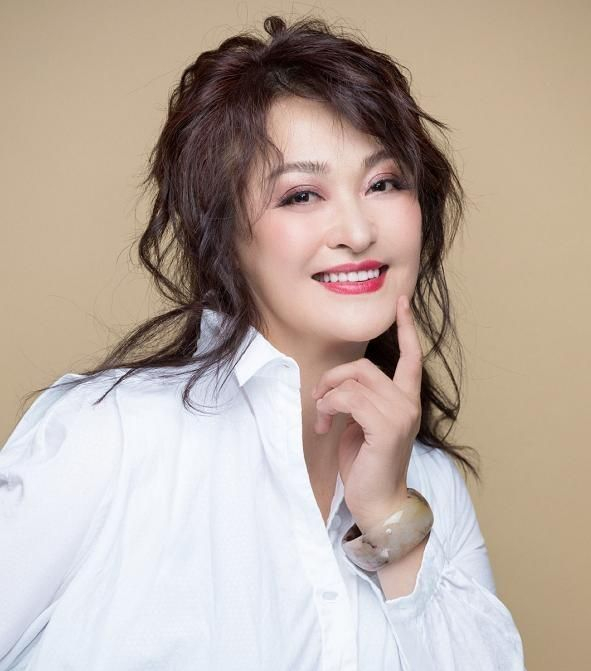 苗若兰王璐瑶因为万梓良因小三臭名昭著