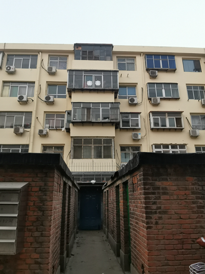     石家庄坠楼女婴的家位于五楼 受访者供图