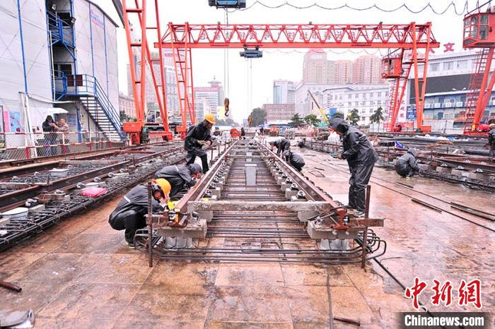 长春轨道交通建设现场 王长宇 摄