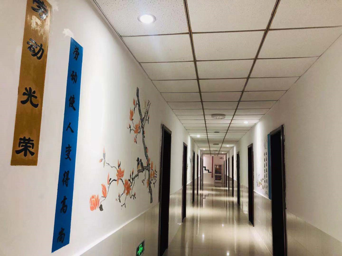 通过楼道呈现传统文化 姚於 摄