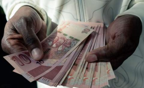 通货膨胀给津巴布韦的粮食价格带来沉重冲击（gettyimages）