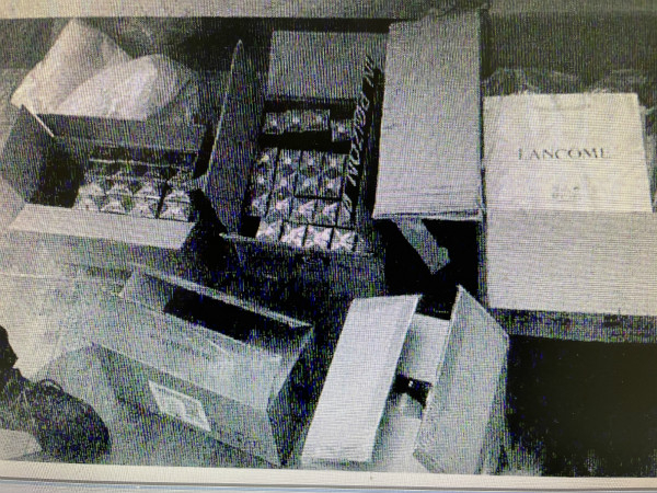 图说：王某公司仓库存货。闵行检察院提供（下同）