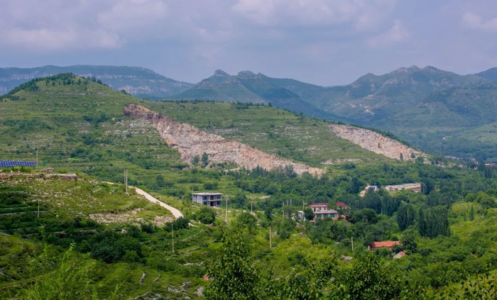 △//夏天来这里，陟山四望，山清水秀，风景宜人