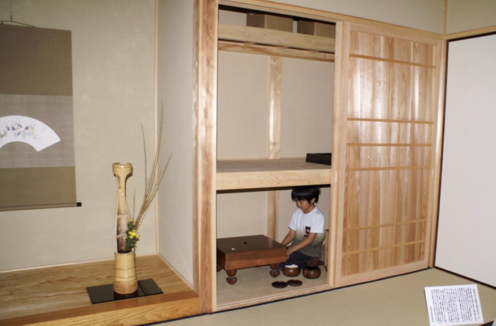 秀策小时候，曾因为调皮被父亲关进了壁橱里。 本因坊秀策围棋纪念馆官网 图