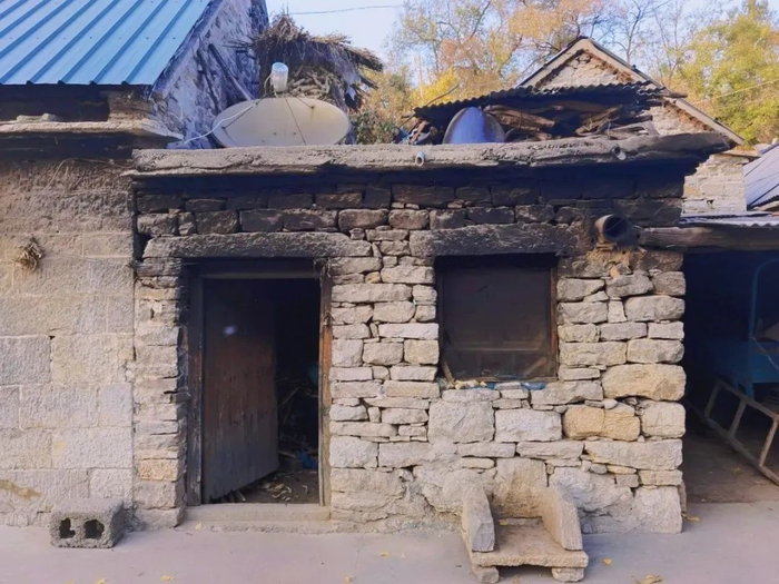 △//村子里茂盛的绿色植被，简直是一处“天然氧吧”，古老的石头房子，历经百年风雨仍保留着原来的样子