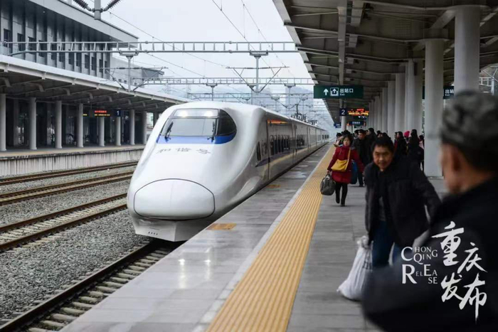 市民乘坐高铁出行（资料图）邹乐 摄