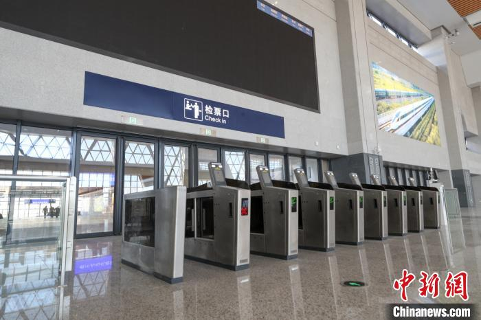 图为霸州北站。　中新社记者 贾天勇 摄