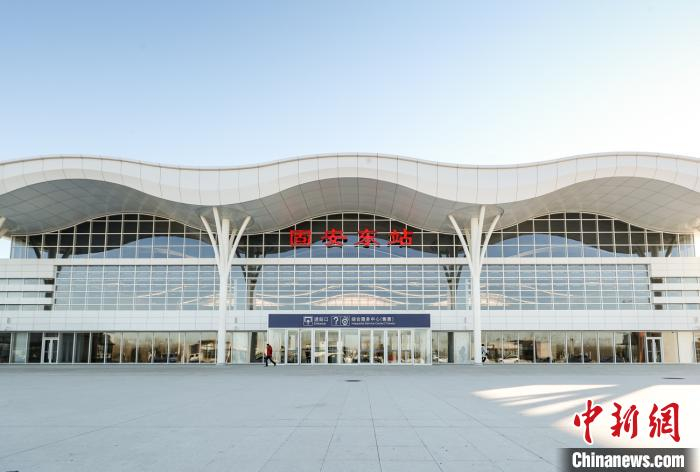     图为固安东站。　中新社记者 贾天勇　摄