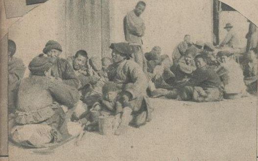 图片来源：《曝日取暖》