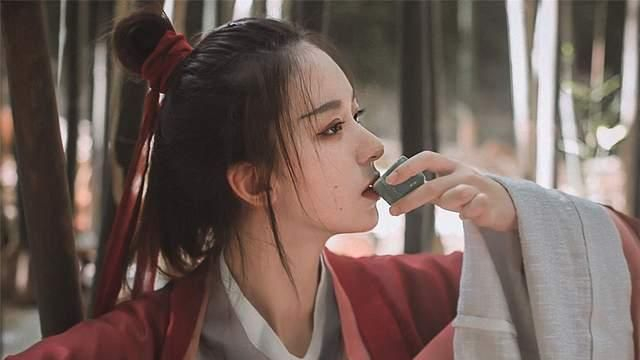 韦应物这首诗绝了!连苏轼都学不来,千年之后还成了网络流行语!|白石|道士|风雨|落叶|苏东坡_新浪新闻