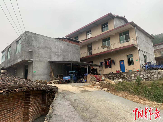 范家发家的二层小楼。