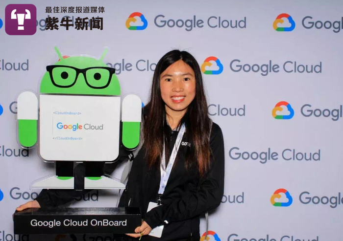 孙玲在美国谷歌公司总部办公