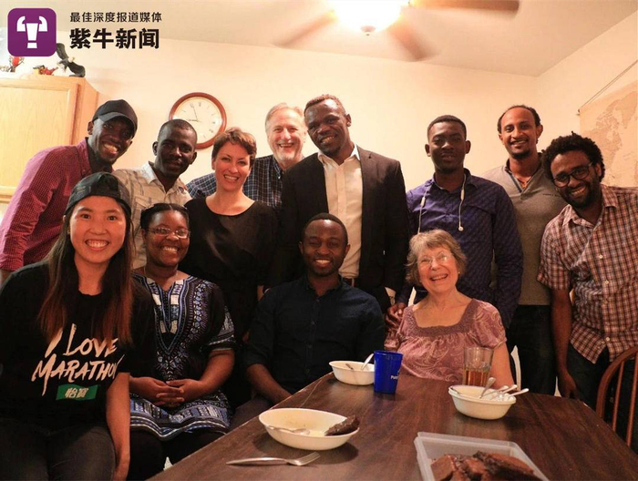 孙玲与美国的同学们