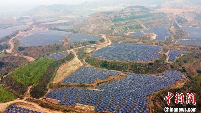 以能源革命为契机，交口县“乘风”“借光”带动城乡一体发展，撬动县域经济绿色发展。吕梁市交口县新闻办供图