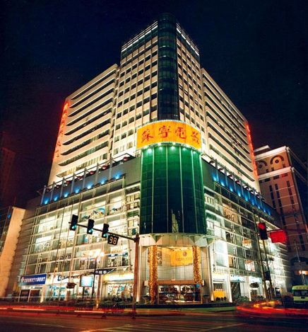 图：早年的苏宁电器新街口店