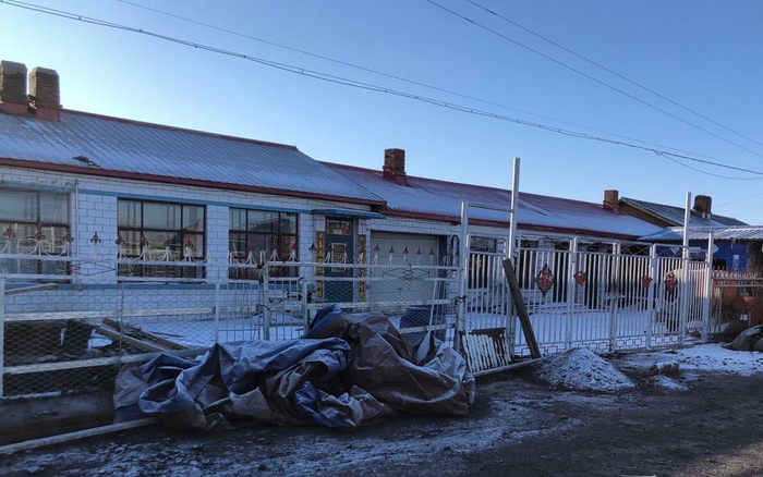 韩芳家的四间砖瓦房不再有人居住。 新京报记者 杜寒三 摄