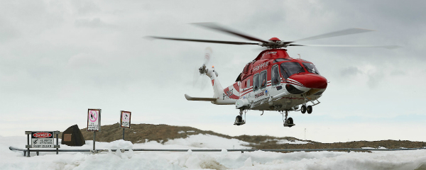 图说：“雪鹰301”直升机参与救援 来源/AAD