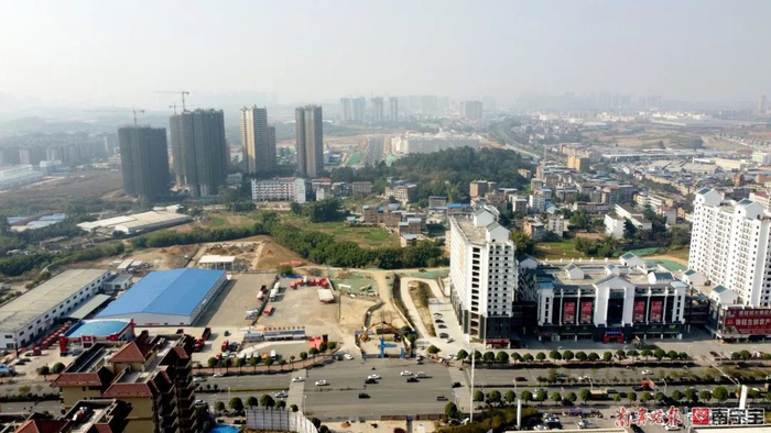 △12月25日上午，邕宾路改扩建工程（三塘南路—松柏路）同步开工建设，实现无缝衔接