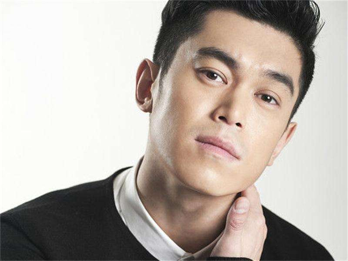 大秦赋最强配角尖嘴猴腮的郭开没想到现实中长的那么帅