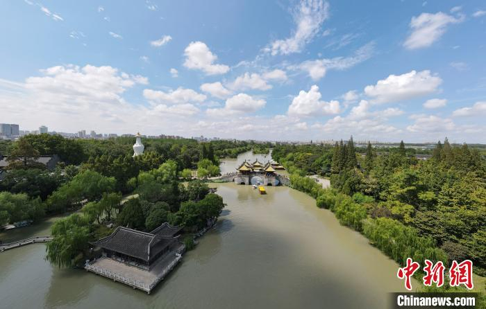  从唐诗宋词中走来的扬州，是一座充满诗意的城市。　孟德龙 摄