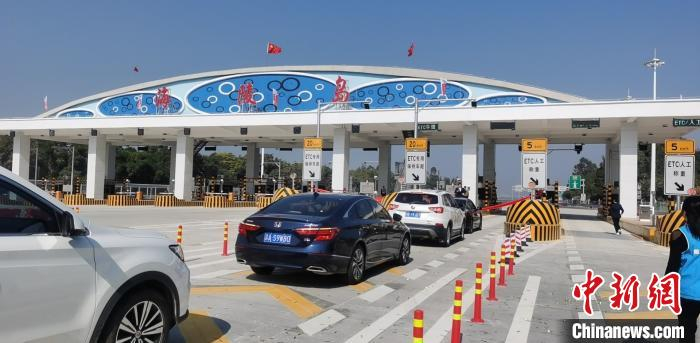 粤海陵岛大桥通车　沈高　摄