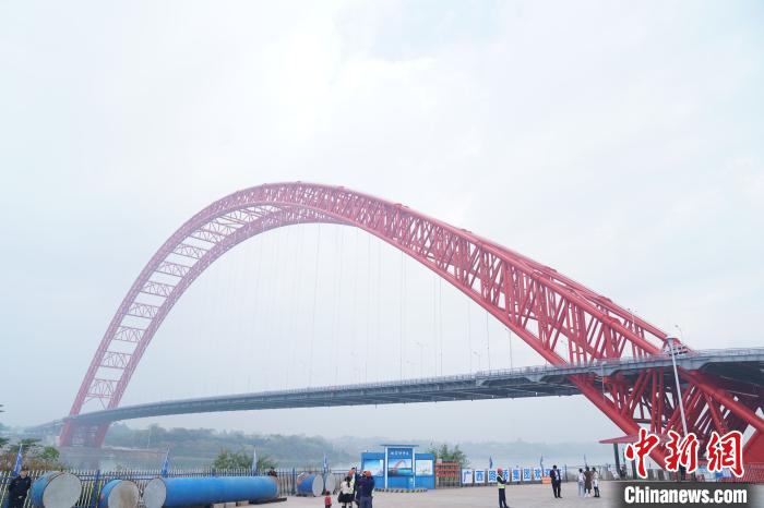     图为28日正式建成通车的平南三桥　陈冠言　摄