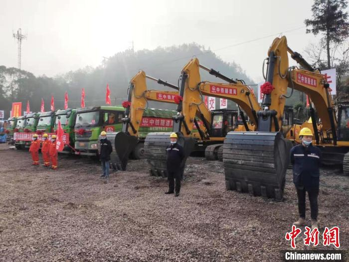 开工仪式现场。　胡丁于 摄