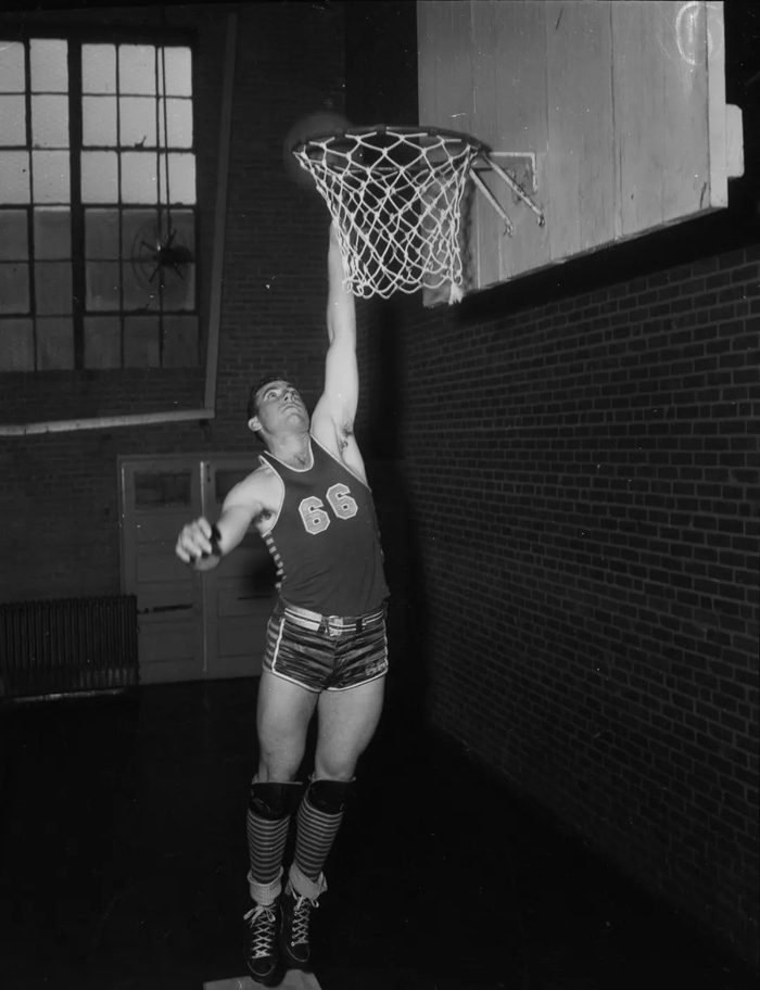 克利夫顿-麦克尼利