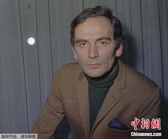 资料图：1967年，不满45岁的皮尔·卡丹。