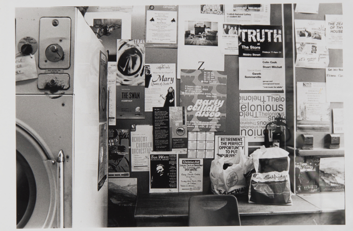 洗衣房里的 “零容忍”运动海报，1992-1993。图片由圣安德鲁斯大学摄影收藏提供。