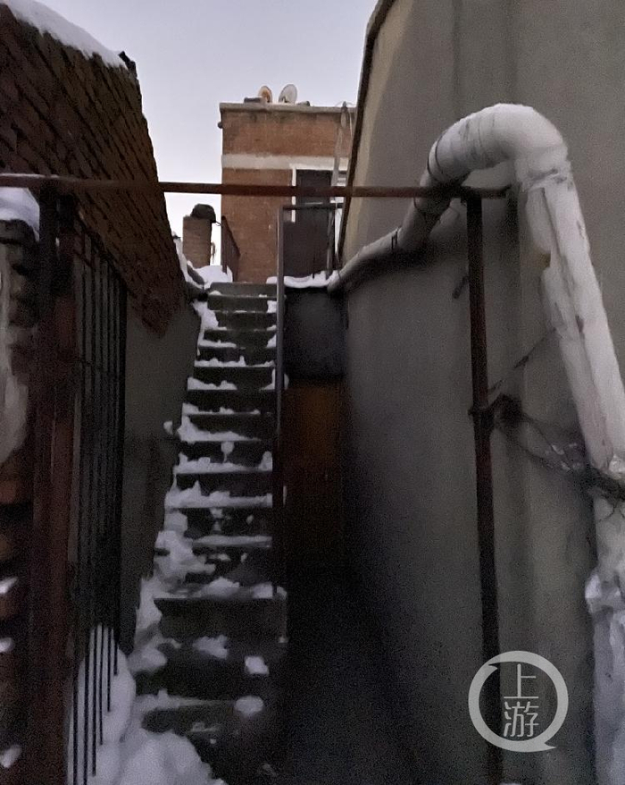  ▲邻居称，受害女童一家已搬离租住地。摄影/上游新闻记者 张莹