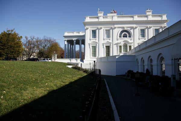 这是11月23日在美国华盛顿拍摄的白宫。新华社发