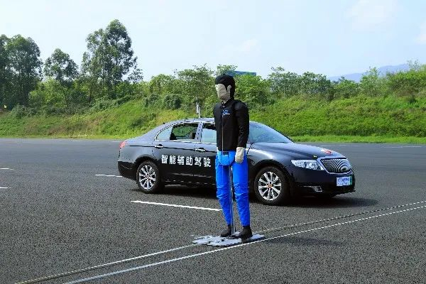 智能辅助驾驶 图：重庆高新区微讯