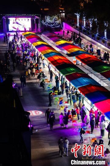 “七宝夜市”试运营现场。中闵集团供图