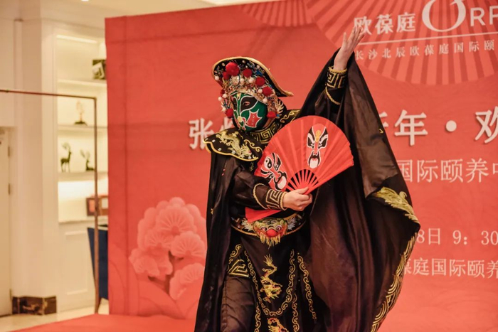 △为来宾献上特别表演