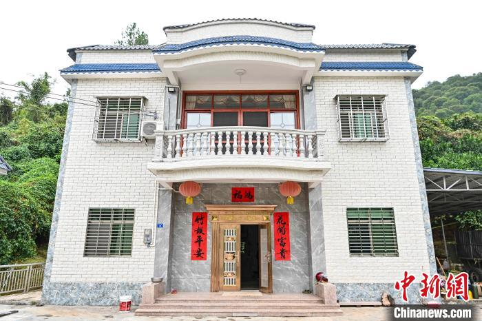 梅州梅县松口镇富坑村村民吴建良新房外景。　陈骥旻 摄