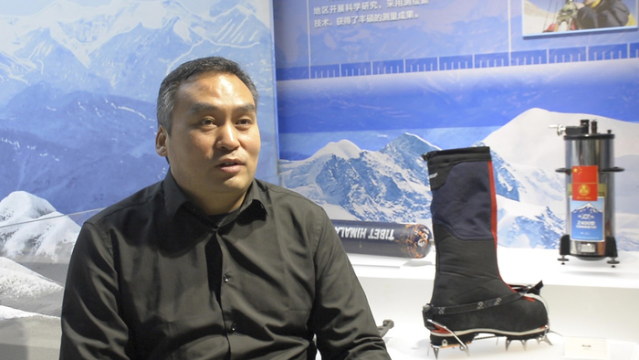 李国鹏在国测一大队接受澎湃新闻记者采访。澎湃新闻记者卫佳明 图