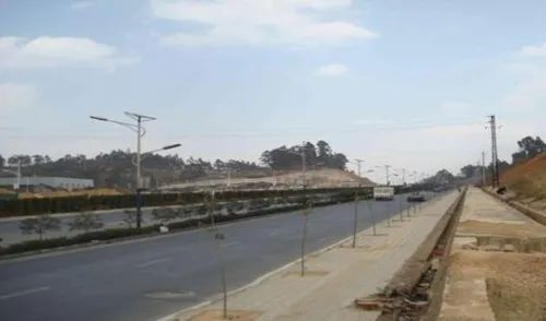 图4：人民路延长线（虹桥路）车站施工时现状