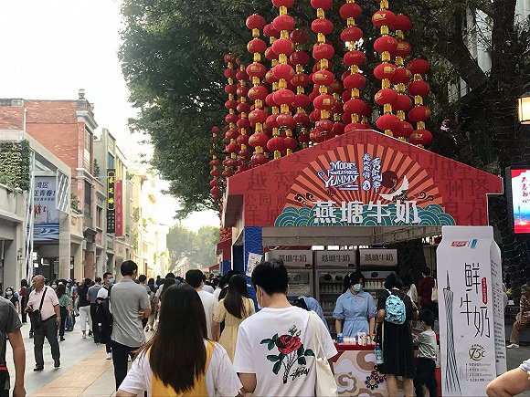 北京路广府文化、广货集市。（图片拍摄：吴容）