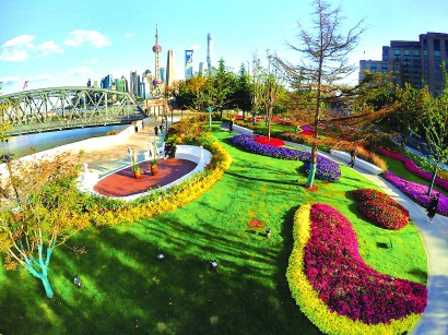  能看到外白渡桥和“四件套”的苏州河绿道 杨建正 摄 