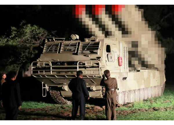 履带式超大口径火箭炮