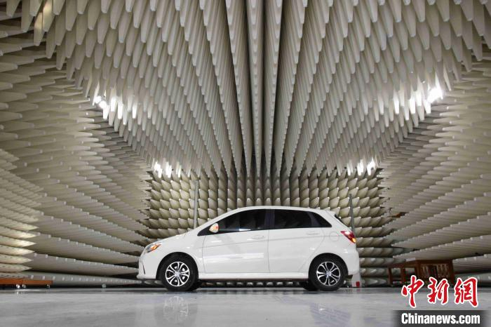     图为海检中心电磁兼容实验室。　马庆雯　摄