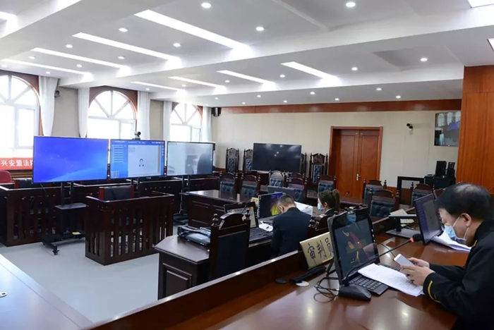 内蒙古自治区兴安盟中级人民法院庭审现场
